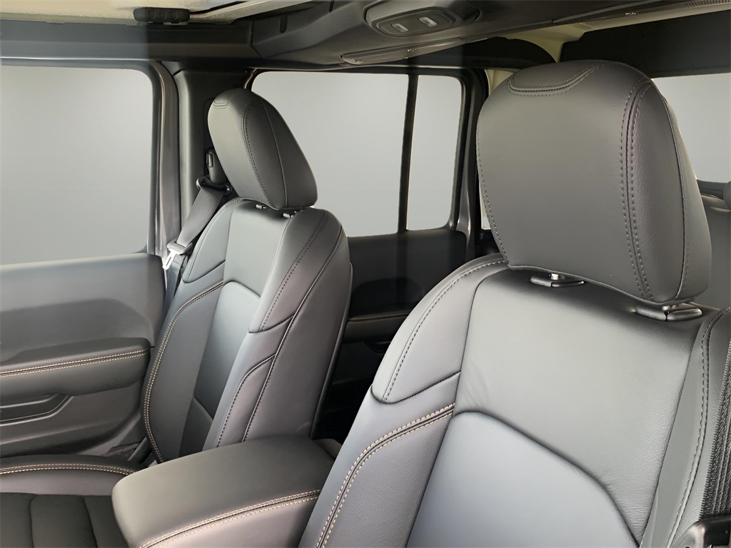 2025 Jeep Gladiator Sport photo 26