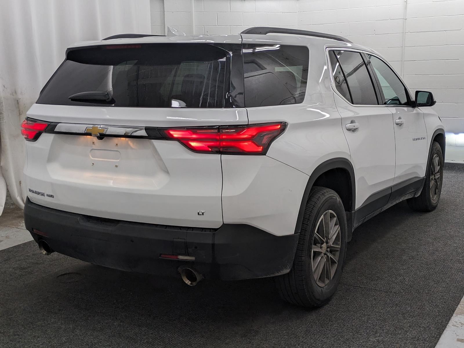 2022 Chevrolet Traverse Cloth photo 2