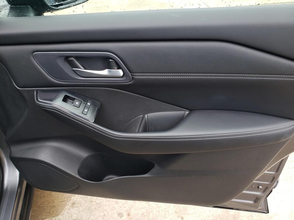 2024 Nissan Rogue SV photo 25