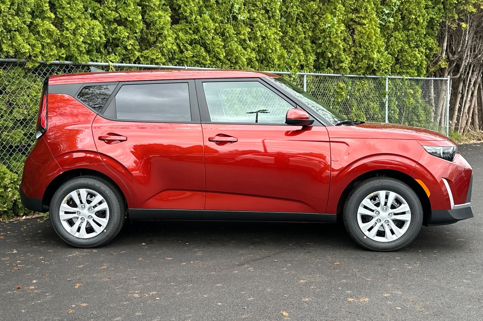 2025 Kia Soul LX photo 2