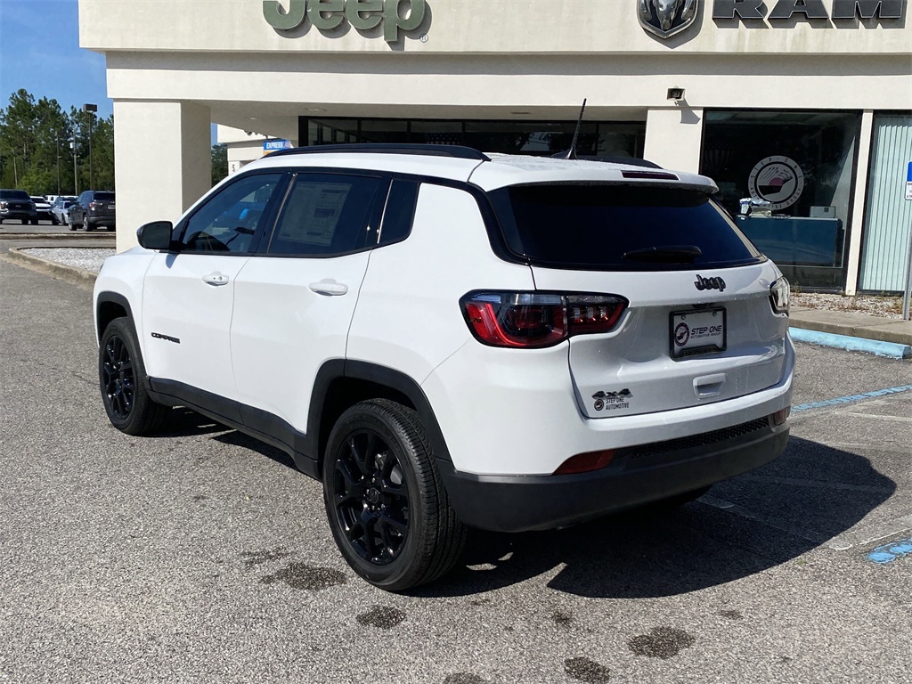 2025 Jeep Compass Latitude photo 4