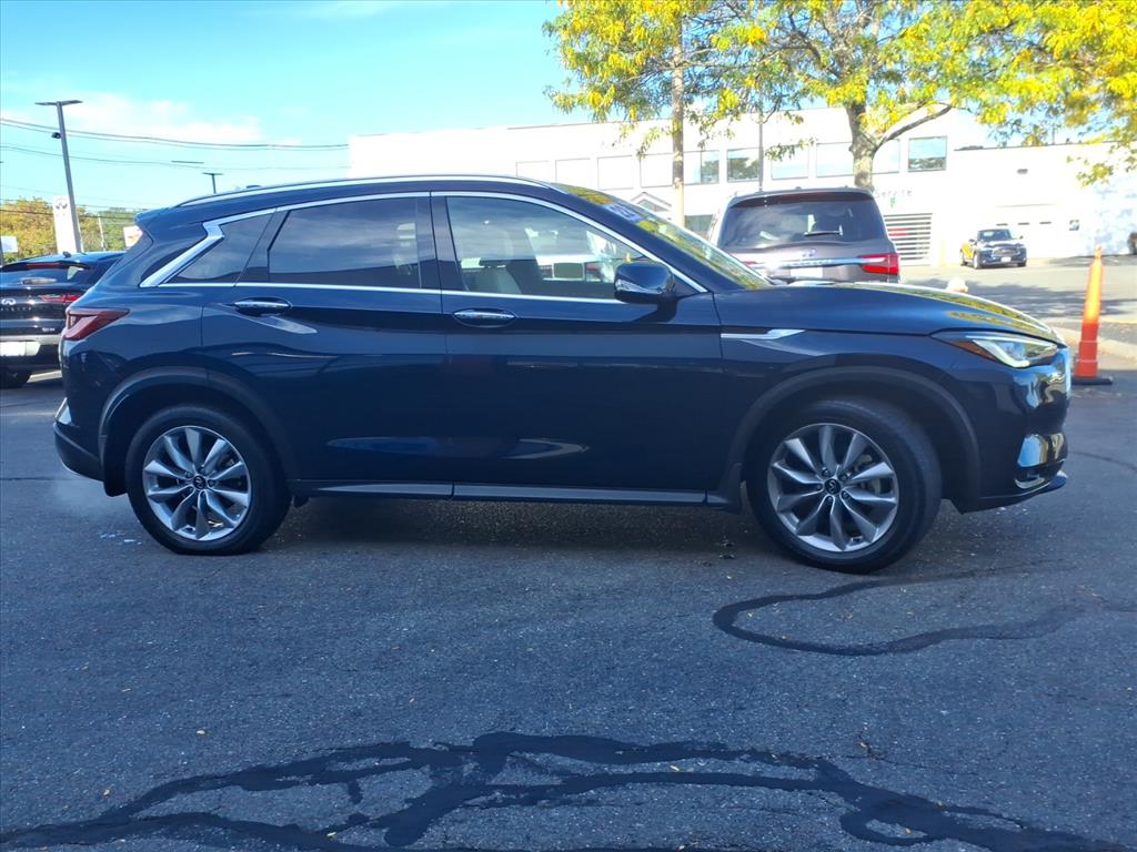 2022 Infiniti QX50 Luxe photo 4