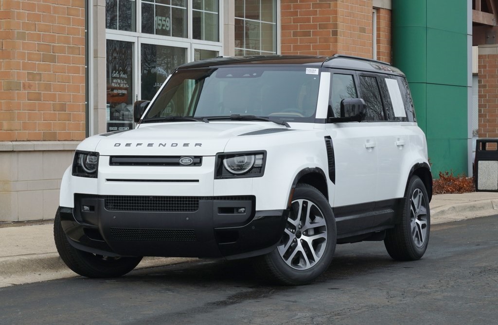 2026 Land Rover Defender X-Dynamic SE's photo