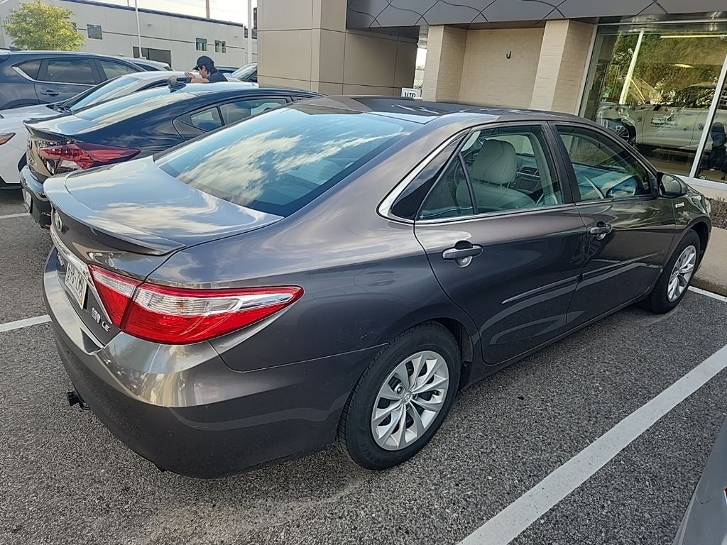 2015 Toyota Camry Hybrid LE photo 4