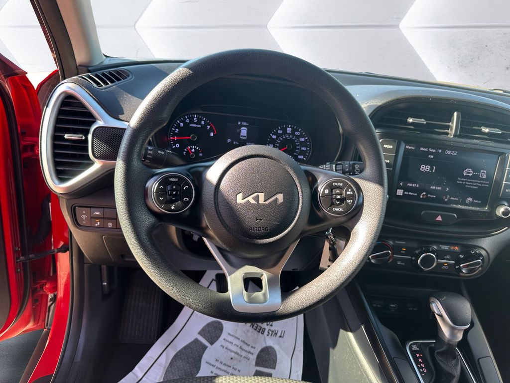 2022 Kia Soul LX photo 8