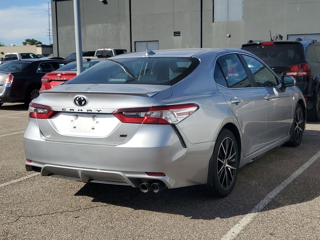 2023 Toyota Camry SE photo 4