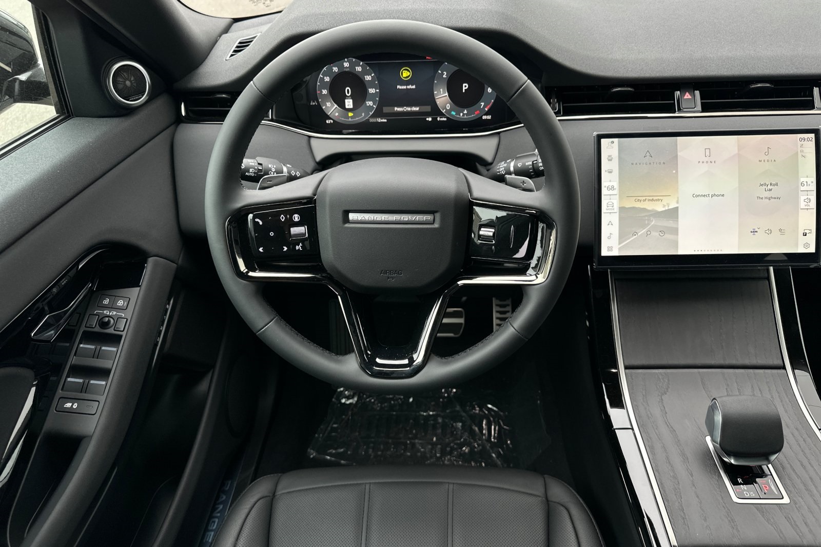 2026 Land Rover Range Rover Evoque Dynamic SE photo 16