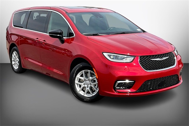 2026 Chrysler Pacifica Select's photo