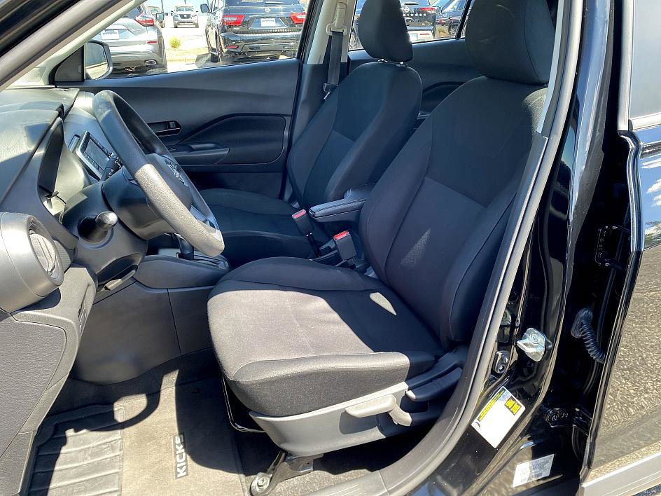 2023 Nissan Kicks S photo 15