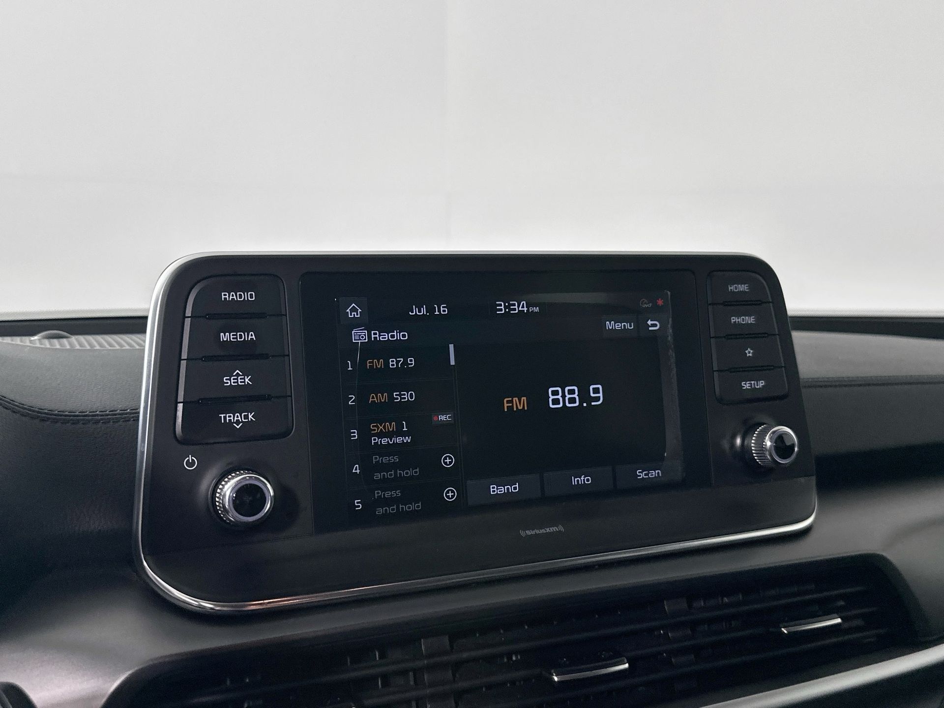 2021 Kia Telluride LX photo 12