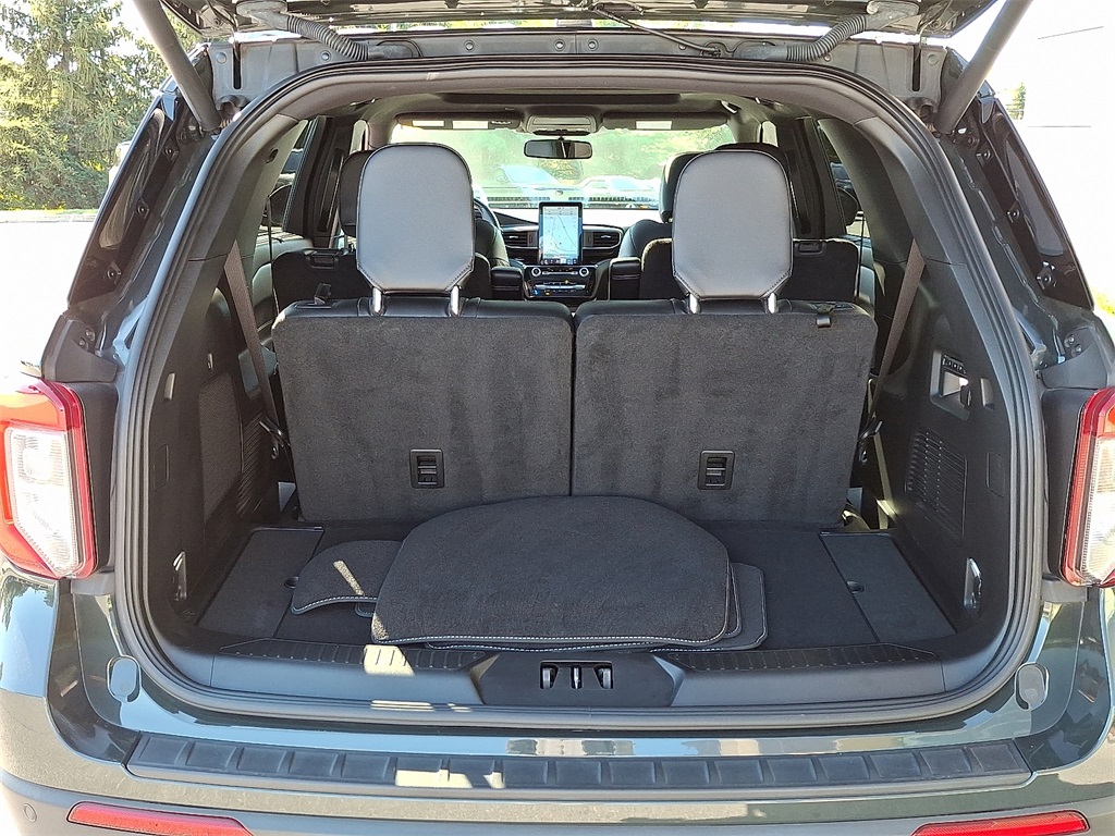 2023 Ford Explorer ST photo 25