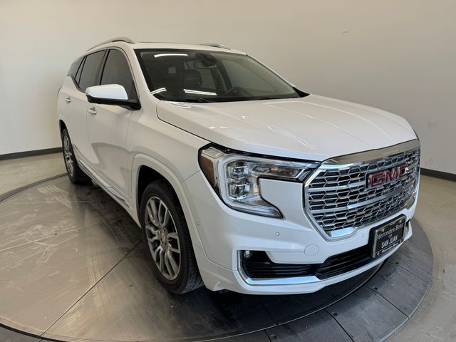 2023 GMC Terrain Denali's photo
