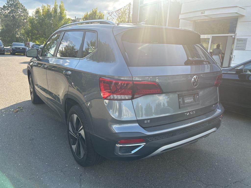 2024 Volkswagen Taos SE photo 2