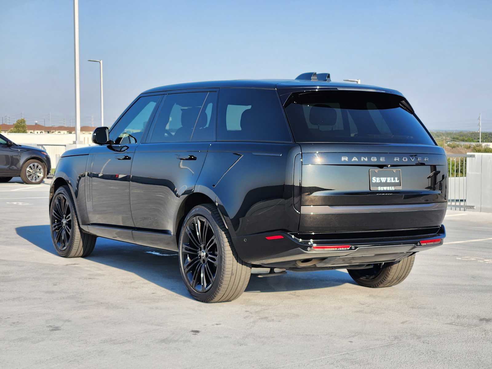 2024 Land Rover Range Rover SE photo 7