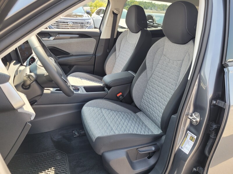 2025 Volkswagen Tiguan S photo 4