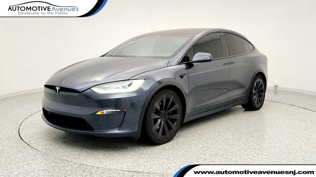 2023 Tesla Model X Long Range's photo