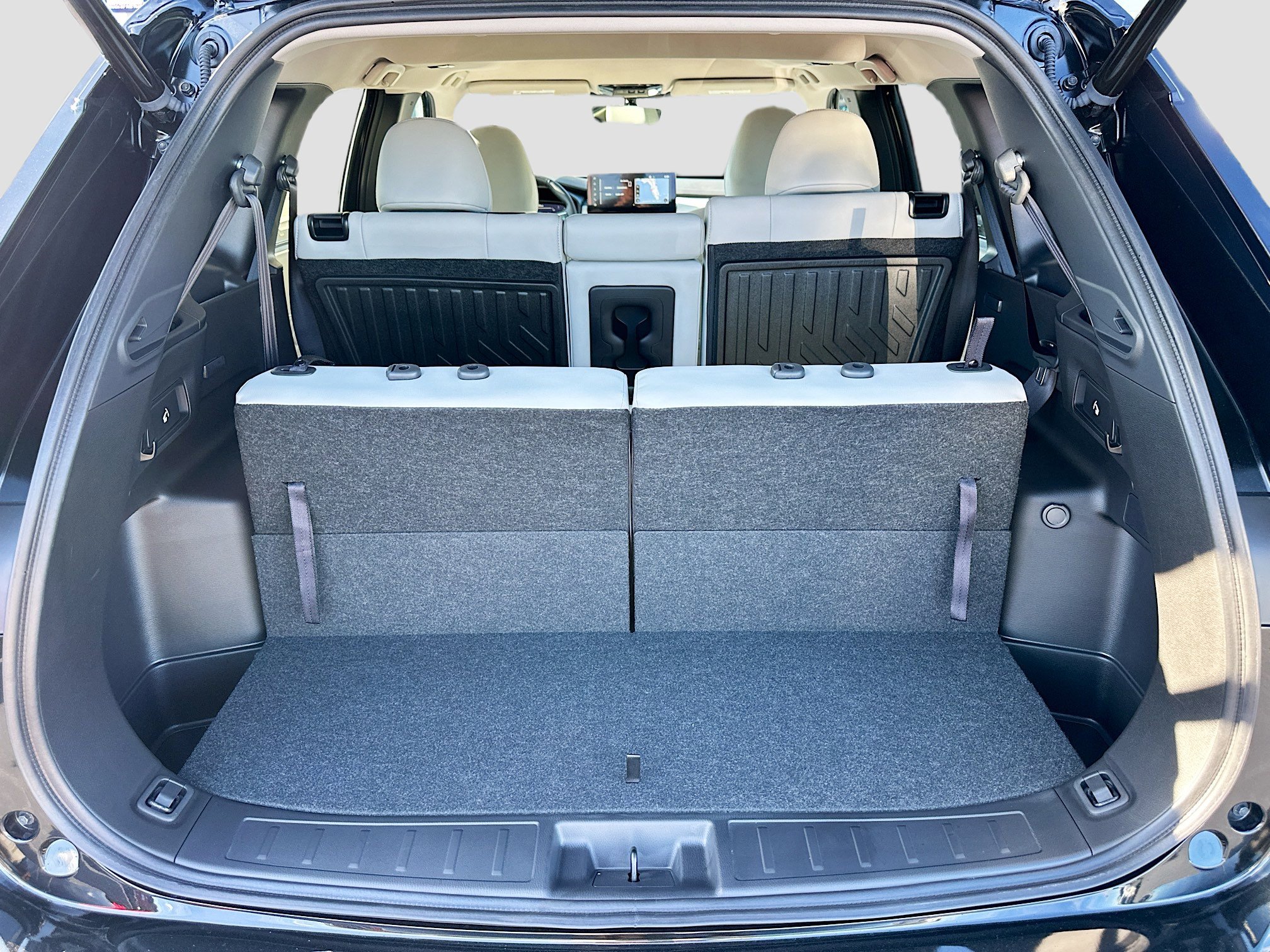 2025 Mitsubishi Outlander SEL photo 4