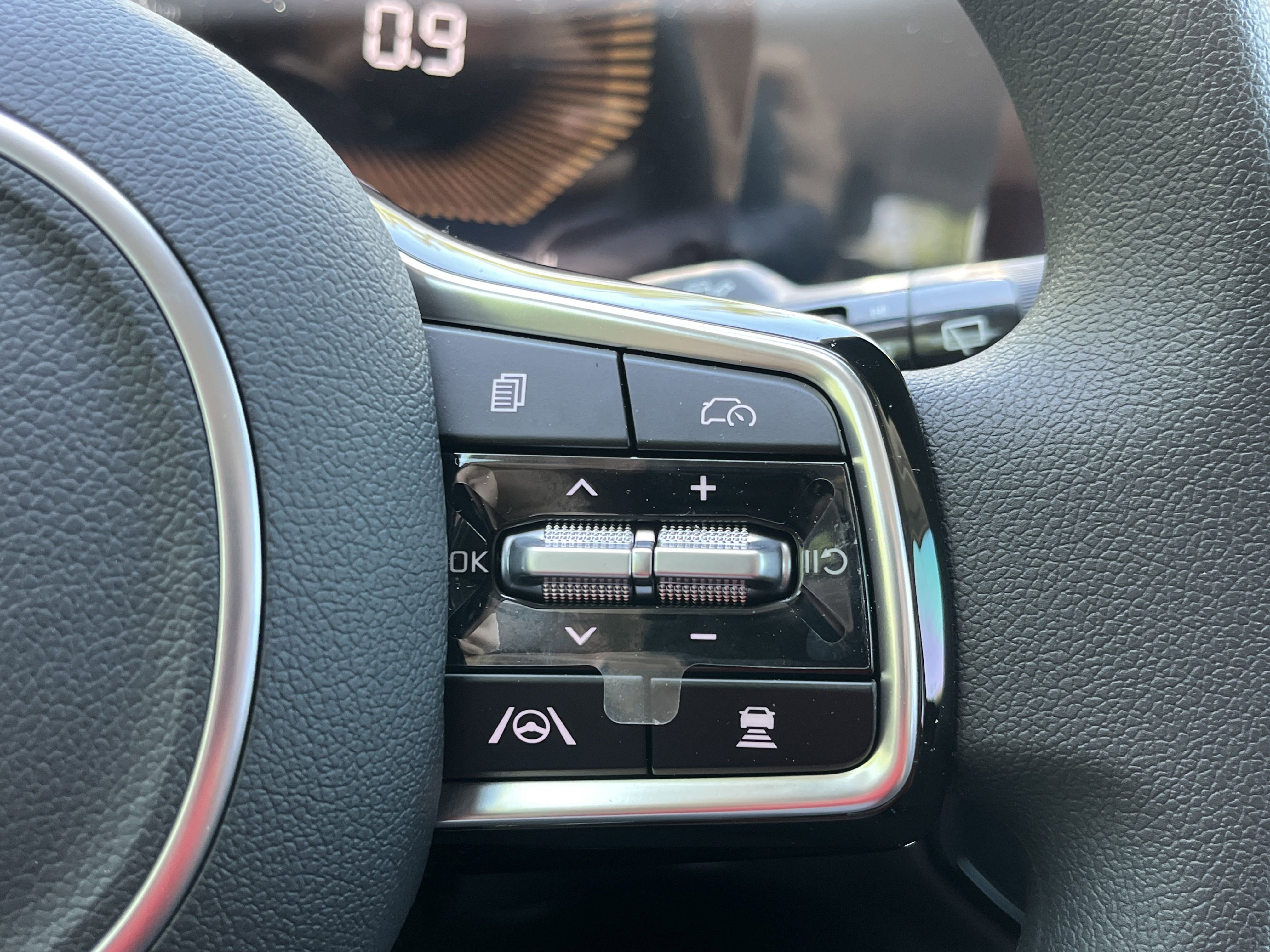 2025 Kia Sorento LX photo 11