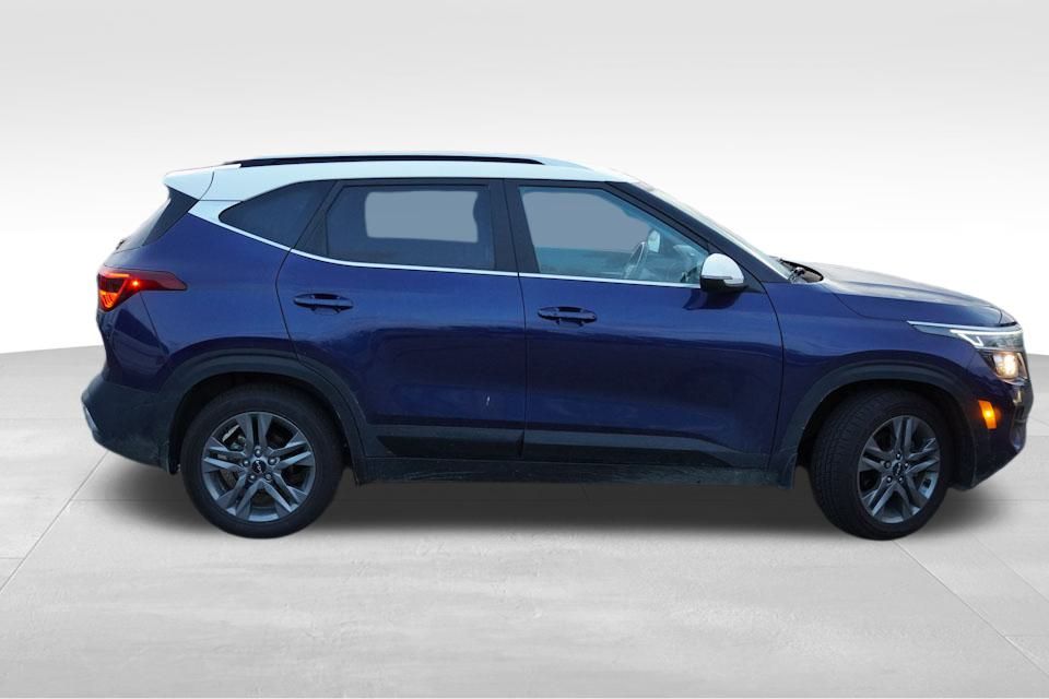2023 Kia Seltos S photo 2