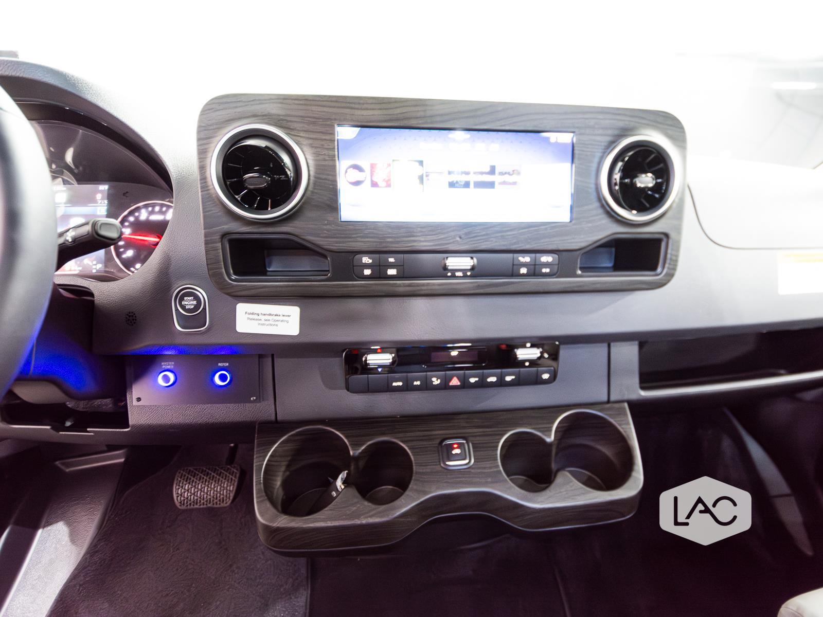 2025 Mercedes Benz Sprinter 3500 photo 17