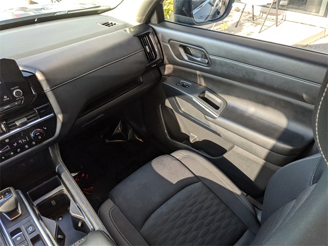 2023 Nissan Pathfinder SV photo 14