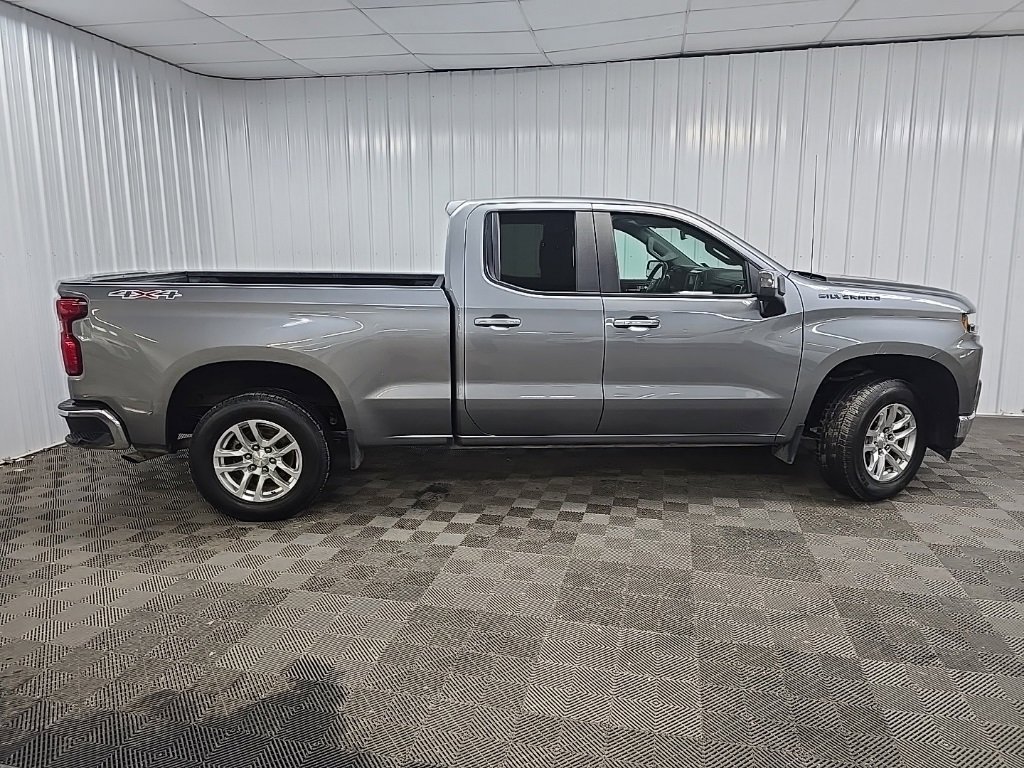 2020 Chevrolet Silverado 1500 LT photo 2