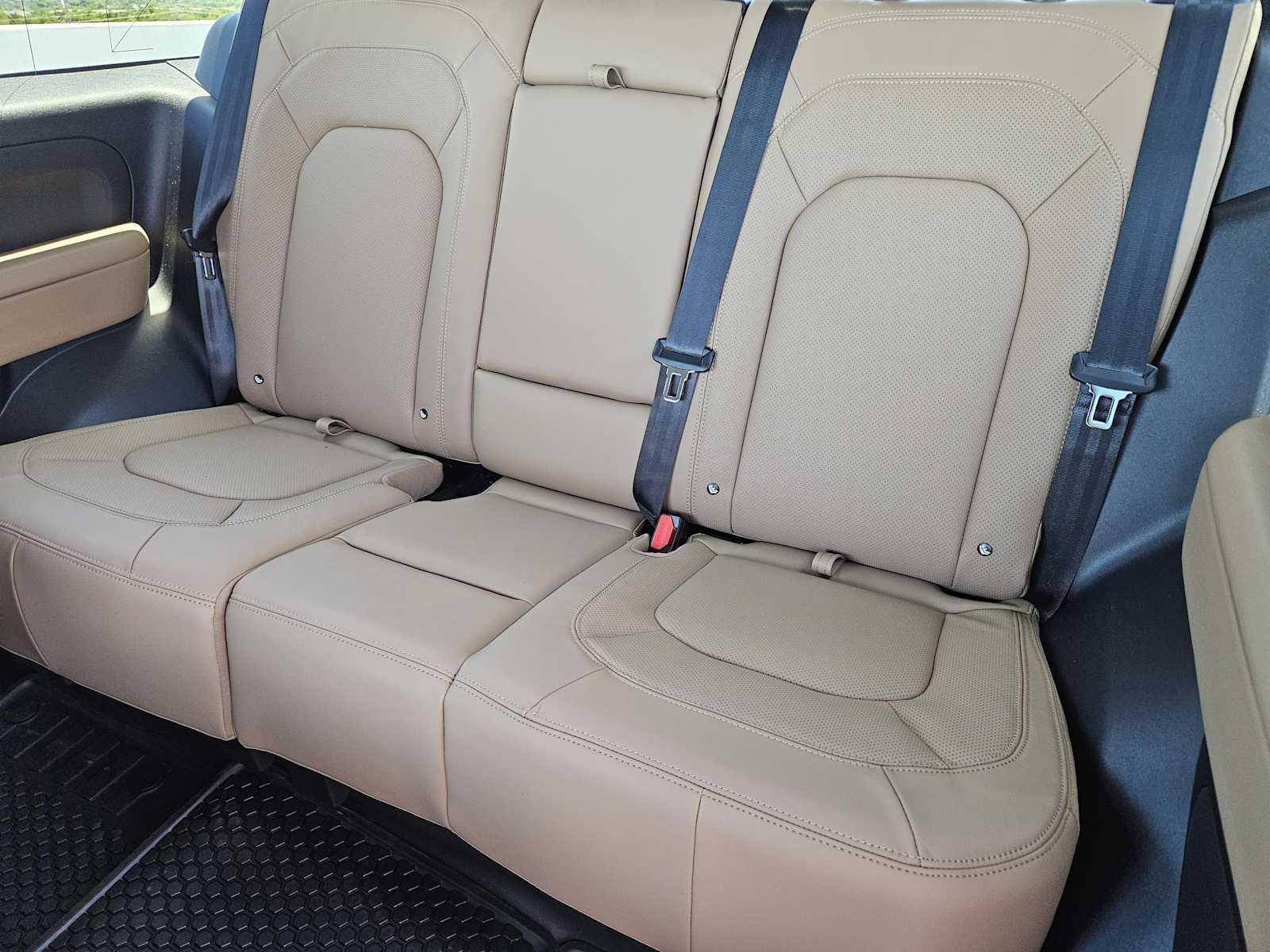 New 2025 GONDWANA STONE Land Rover X-Dynamic SE image 25