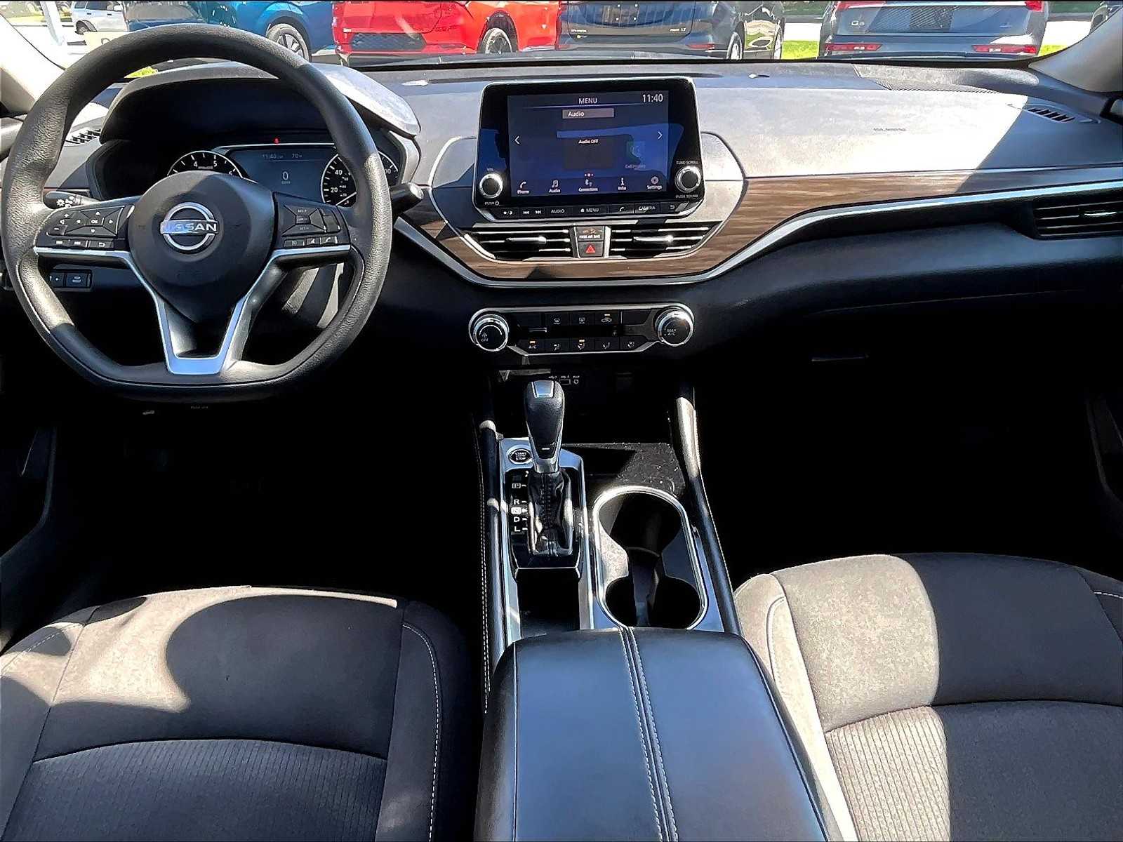 2023 Nissan Altima 2.5 SV photo 21