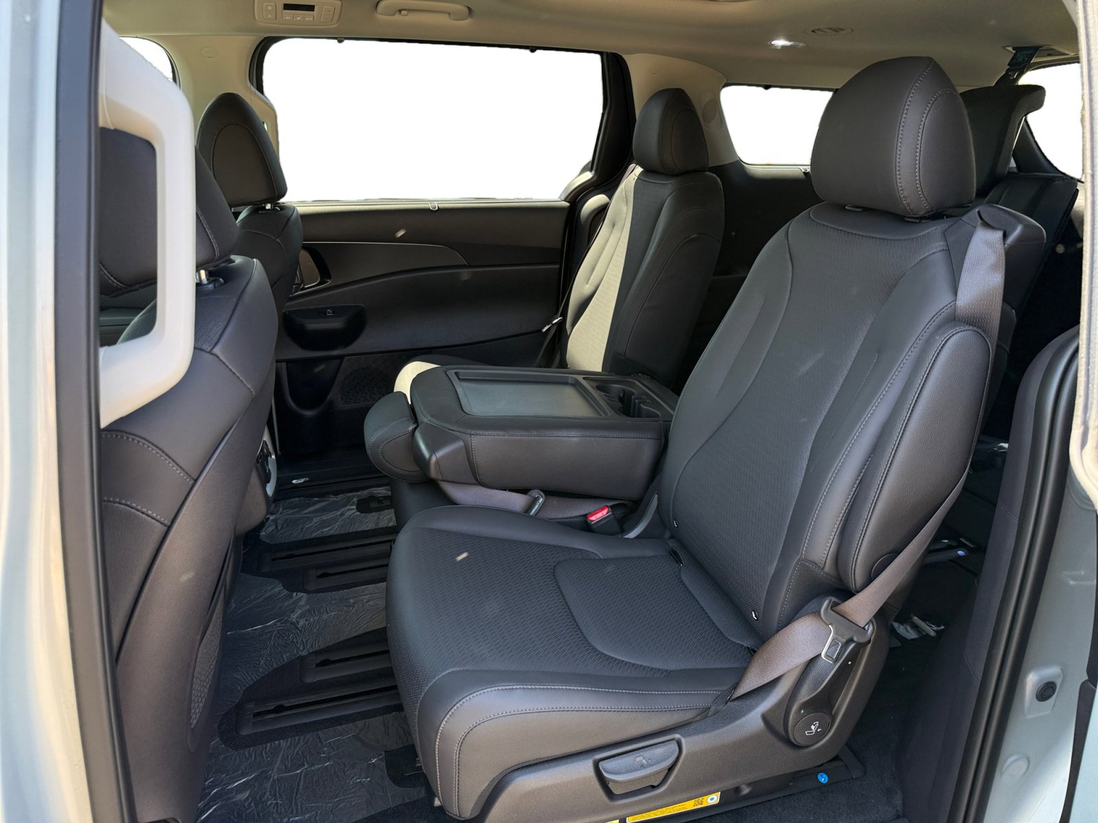 2025 Kia Carnival SX Prestige photo 14