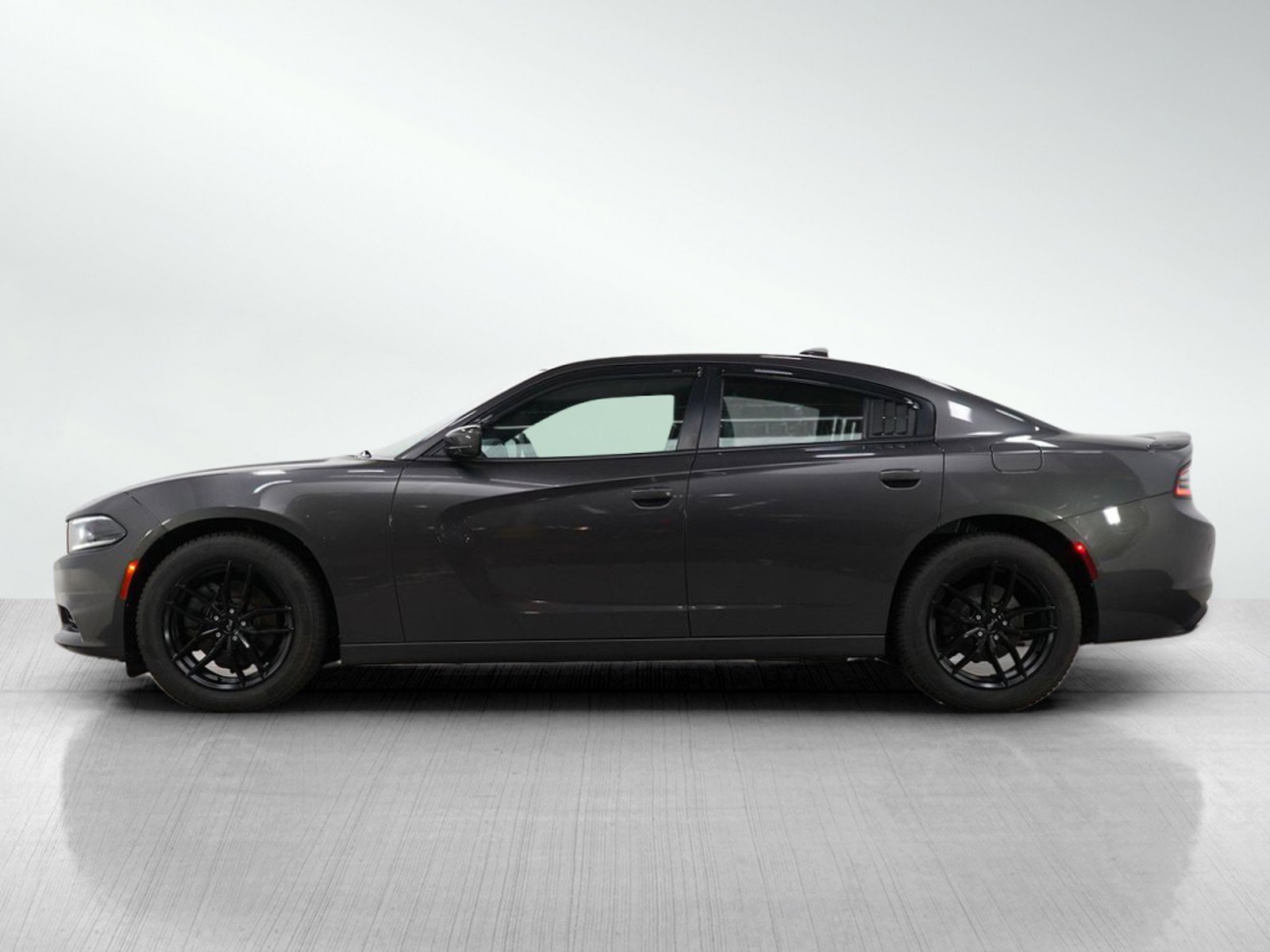2016 Dodge Charger SXT photo 2