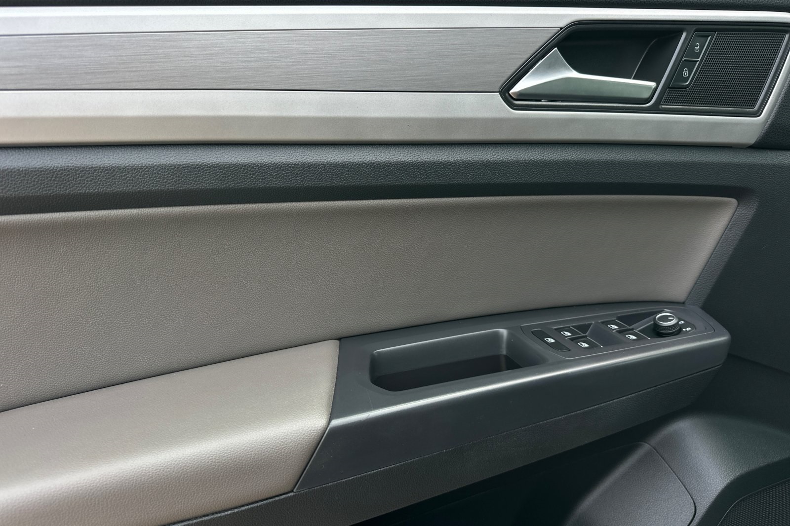 2021 Volkswagen Atlas S photo 11