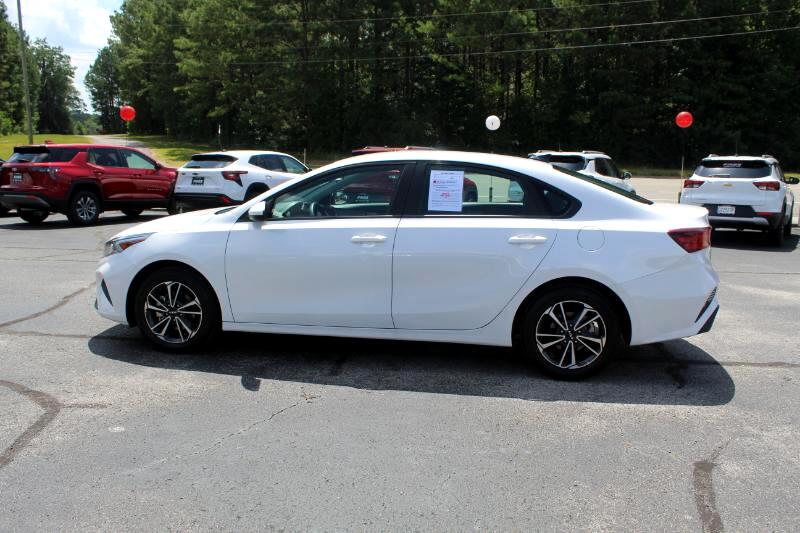 2024 Kia Forte LX photo 9