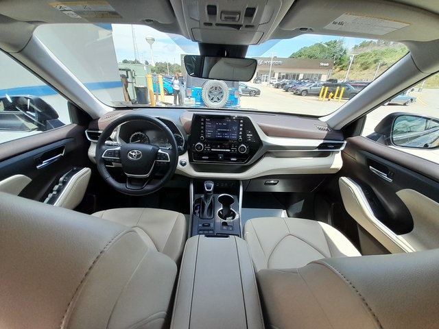 2022 Toyota Highlander XLE photo 42