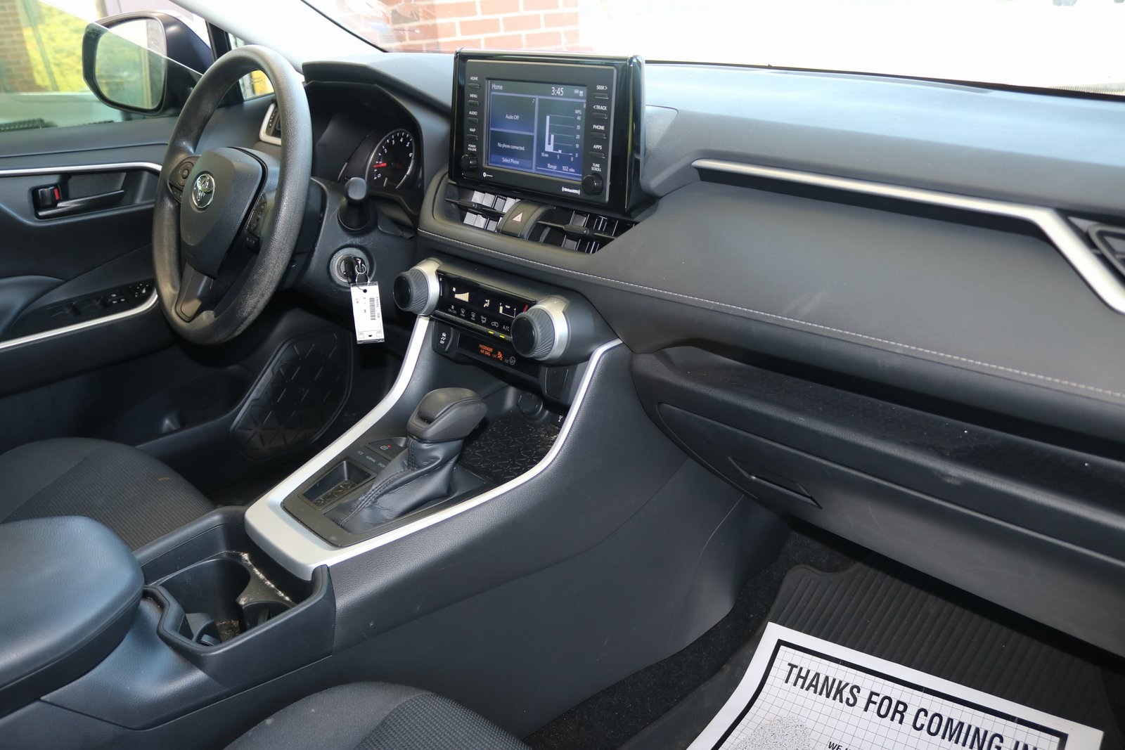 2020 Toyota RAV4 LE photo 22
