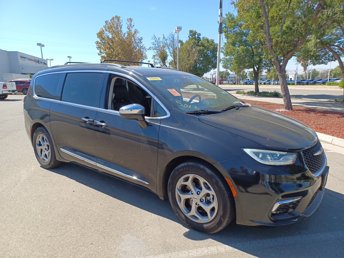 2022 Chrysler Pacifica Limited photo 3