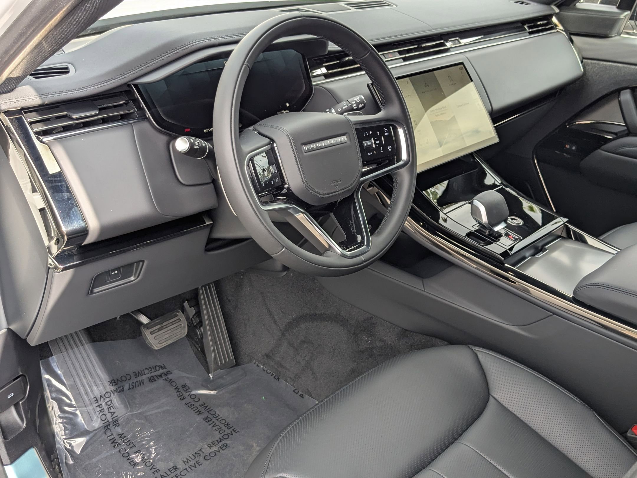 2025 Land Rover Range Rover Sport SE photo 3