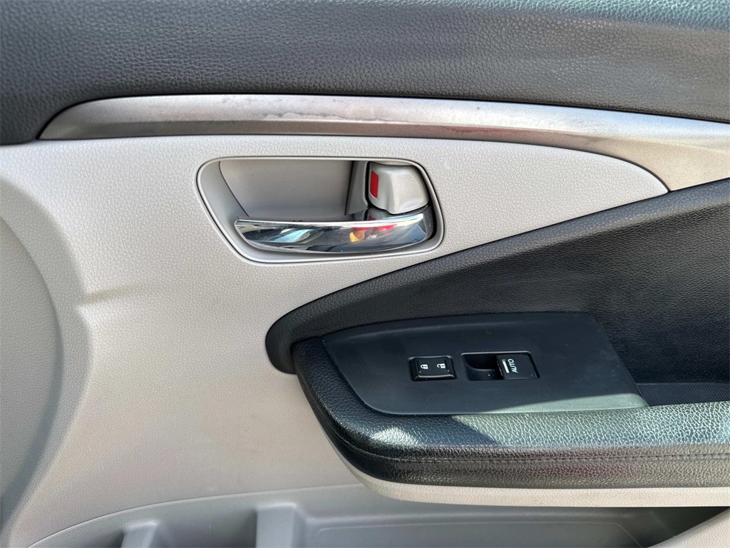 2017 Honda Pilot EX-L photo 13