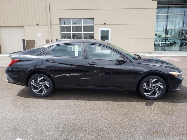 2025 Hyundai Elantra Hybrid SEL Sport photo 4