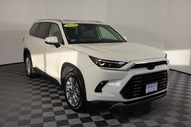 2024 Toyota Grand Highlander Platinum's photo