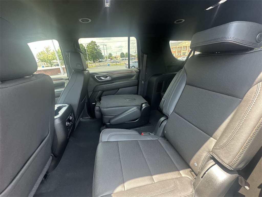 2024 Chevrolet Suburban High Country photo 20