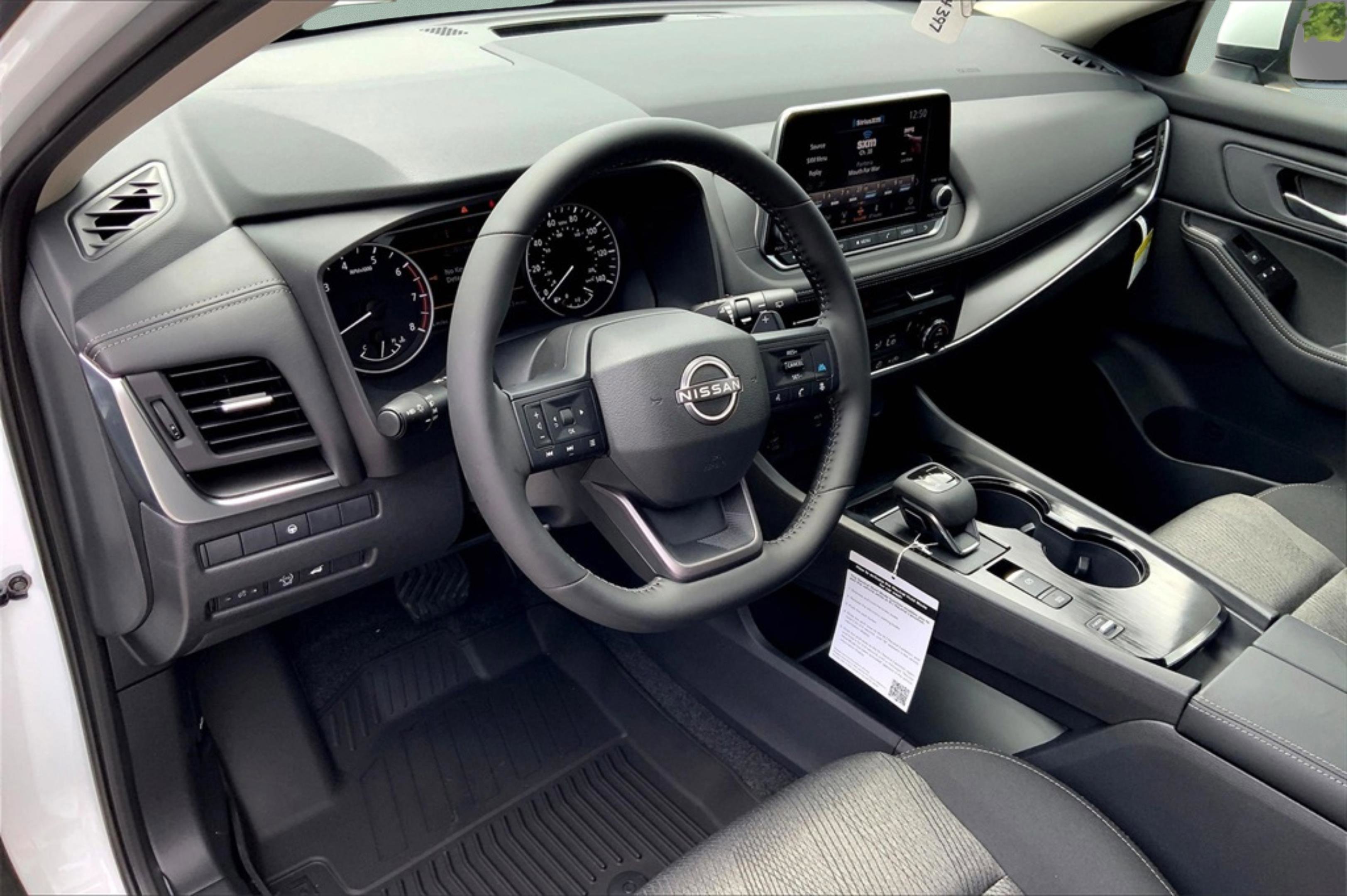 2026 Nissan Rogue SV photo 3