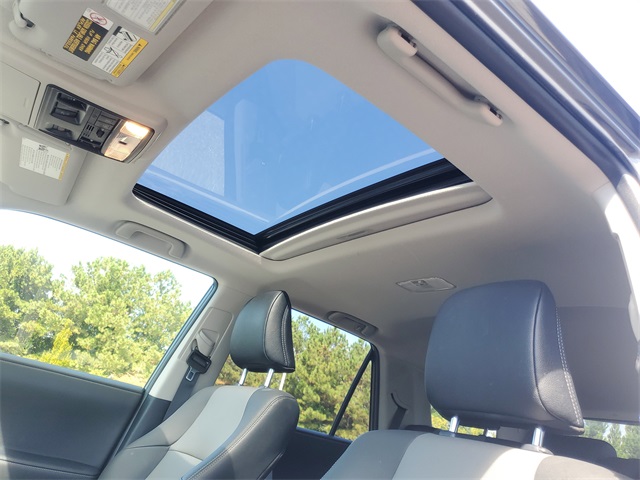 2020 Toyota 4Runner SR5 Premium photo 15