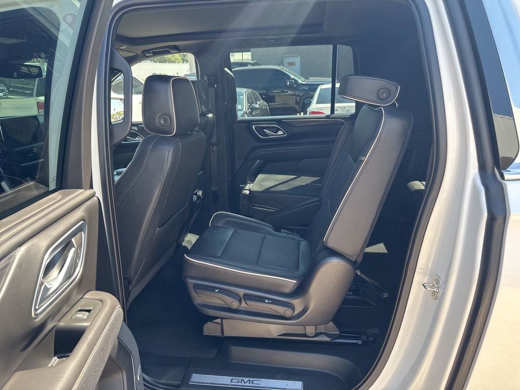 2023 Gmc Yukon XL SLT photo 12