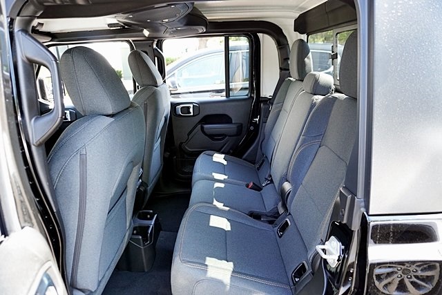 New 2025 Black Clear-Coat Exterior Paint Jeep Sport S image 21