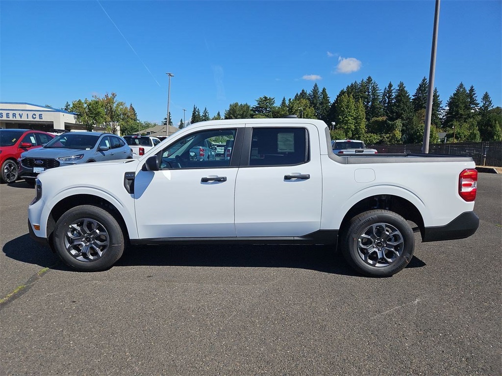 2025 Ford Maverick XLT photo 2