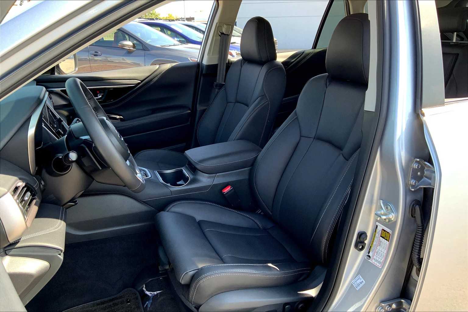2025 Subaru Outback Limited photo 7