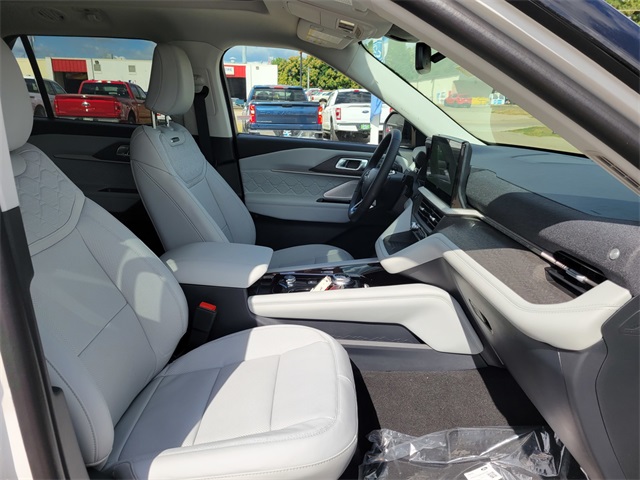 2025 Ford Explorer Platinum photo 18