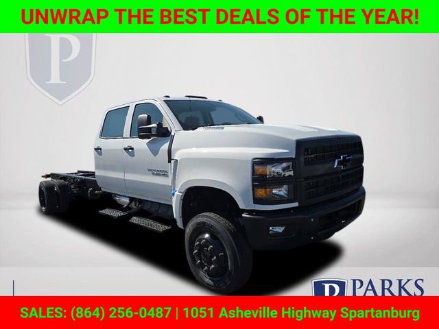 2024 Chevrolet Silverado 4500 Medium Duty Chassis Cab Work Truck's photo