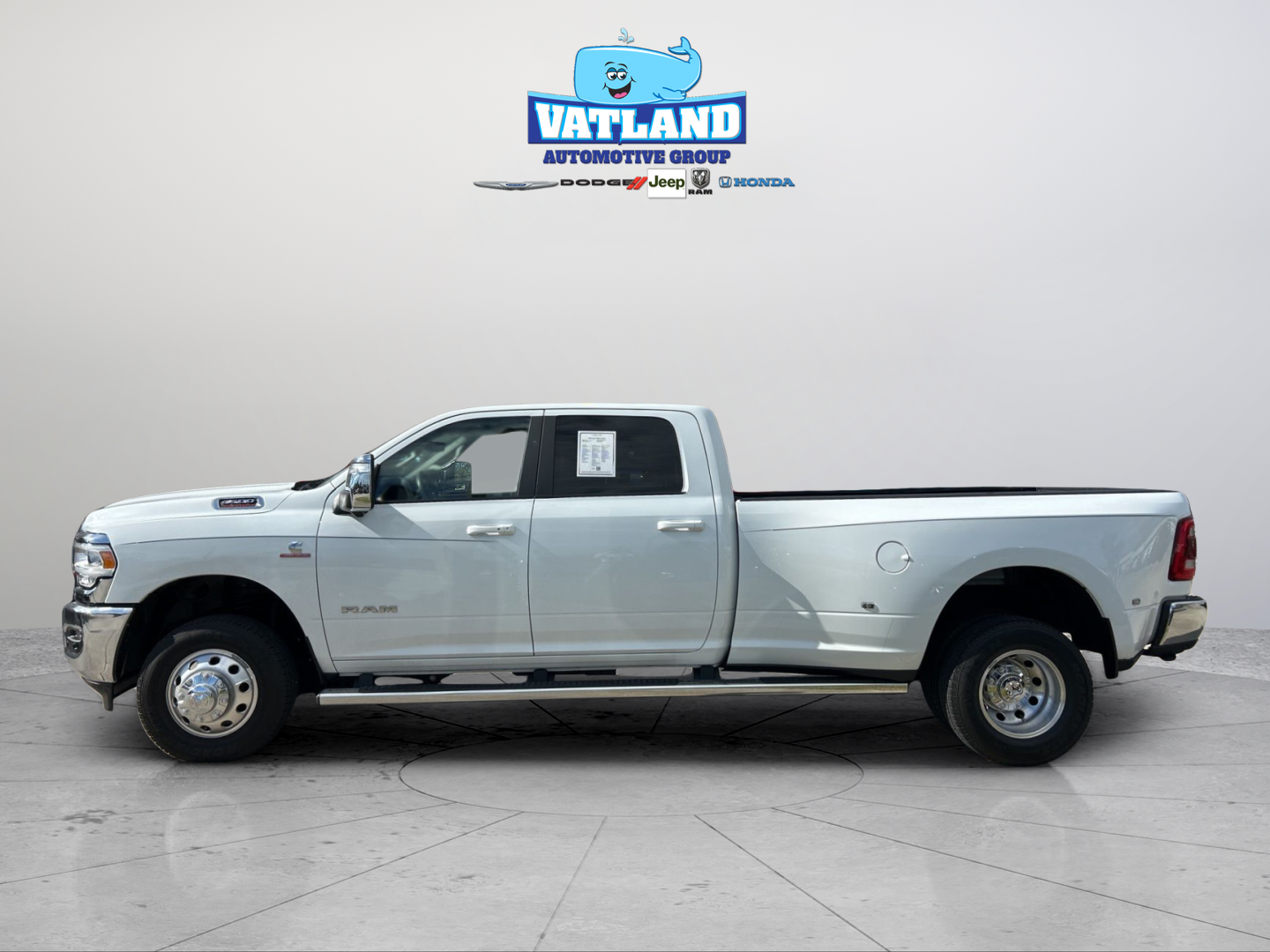 2024 Ram 3500 Laramie photo 2