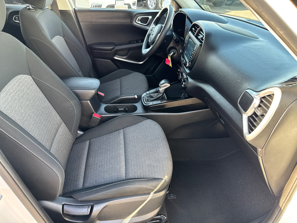 2020 Kia Soul S photo 16